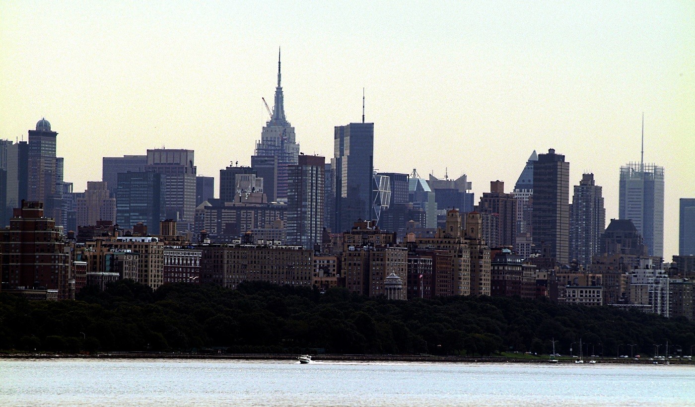 Breathtaking Viewsof the New York City skyline